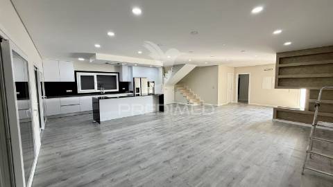 Moradia isolada t4 com piscina _ azeitão