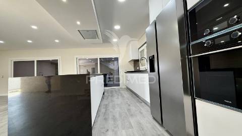 Moradia isolada t4 com piscina _ azeitão