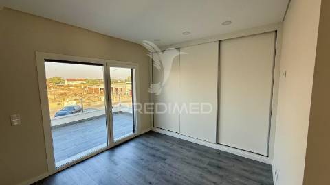 Moradia isolada t4 com piscina _ azeitão