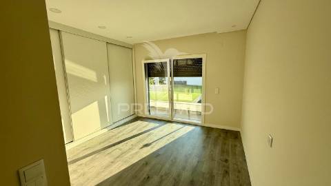 Moradia isolada t4 com piscina _ azeitão