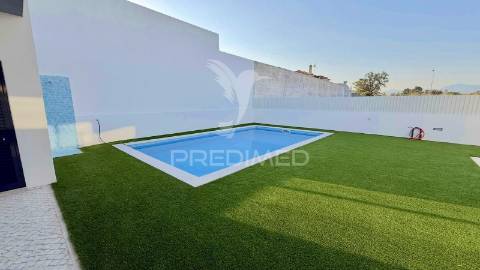 Moradia isolada t4 com piscina _ azeitão