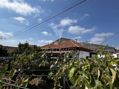 Moradia t2 térrea com espaço exterior