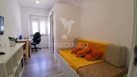 Apartamento t2+1 totalmente remodelado e mobilado, pronto a habitar!