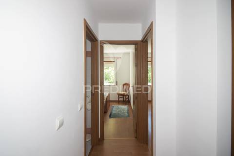 Apartamento t2 com parqueamento no monte da caparica