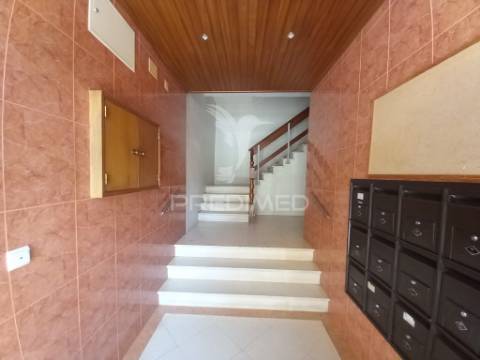Apartamento t2 remodelado na castanheira do ribatejo