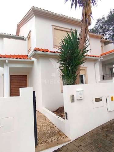 Moradia t4 nos parceiros