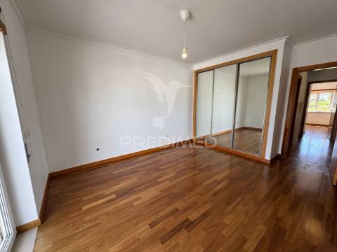 Moradia t4 nos parceiros