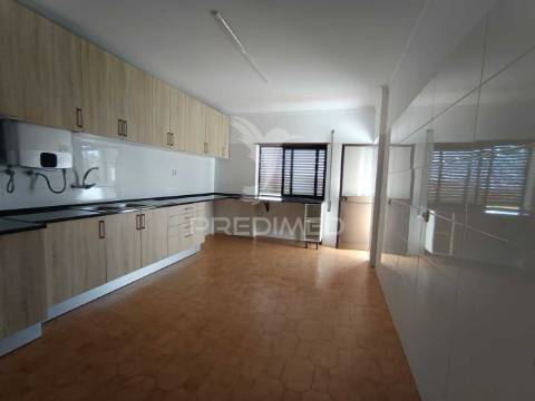 Apartamento t2+1 pinhal novo