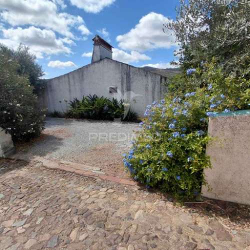 Moradia t4 com jardim em marvão