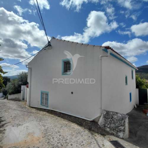 Moradia t4 com jardim em marvão