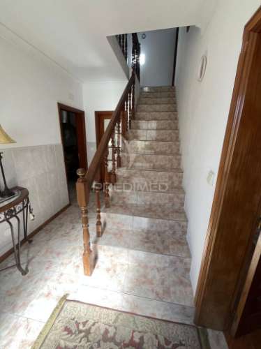 Moradia pronta a entrar com garagem e pátio