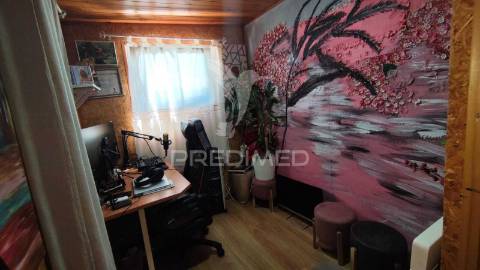 Residencial t3 com alpendre ,quinta do anjo.