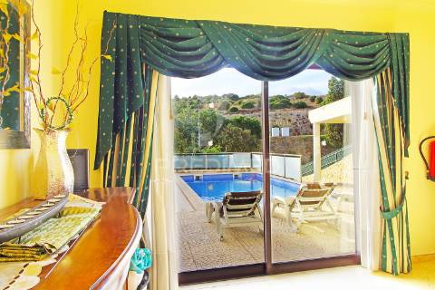 Moradia com piscina aquecida em albufeira - caliços