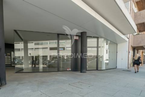 Loja no centro de barcelos