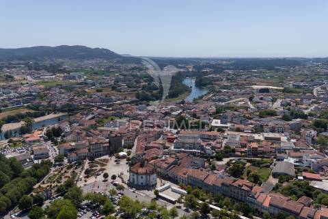 Loja no centro de barcelos