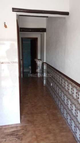 Moradia t2 com telheiro