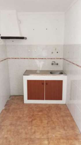 Moradia t2 com telheiro