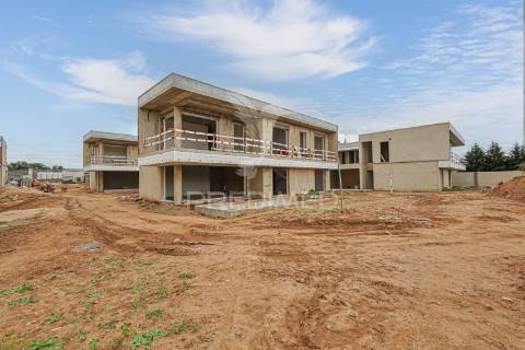 Condomínio das amálias  - moradia independente t5 com piscina privada