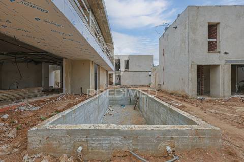 Condomínio das amálias  - moradia independente t5 com piscina privada