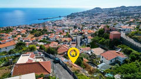 Moradia t2 em ruína, no funchal - ilha da madeira