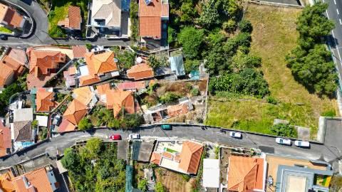 Moradia t2 em ruína, no funchal - ilha da madeira