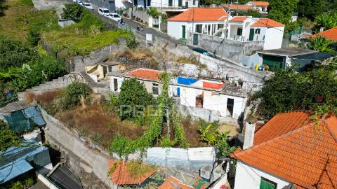 Moradia t2 em ruína, no funchal - ilha da madeira