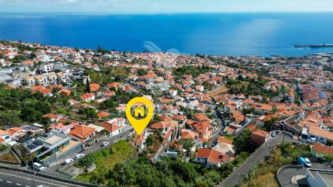 Moradia t2 em ruína, no funchal - ilha da madeira