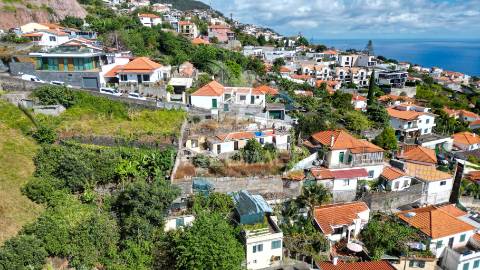 Moradia t2 em ruína, no funchal - ilha da madeira