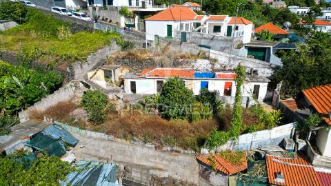 Moradia t2 em ruína, no funchal - ilha da madeira