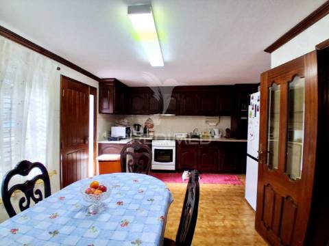Casa t4 pronta a entrar | são pedro | angra do heroísmo