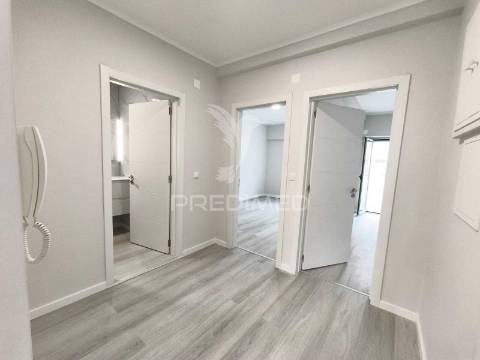 Apartamento t2 em oeiras / remodelado