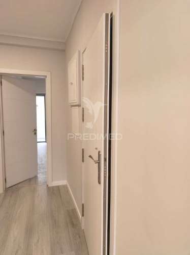 Apartamento t2 em oeiras / remodelado