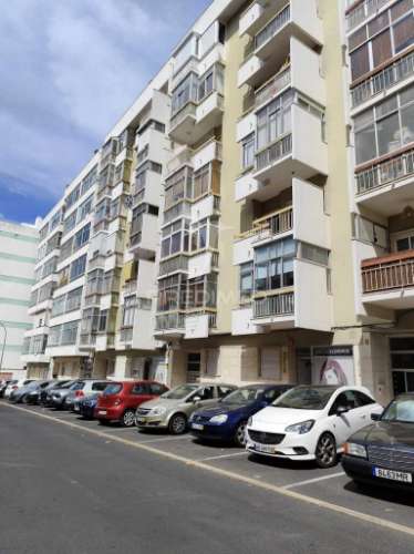 Apartamento t2 em oeiras / remodelado