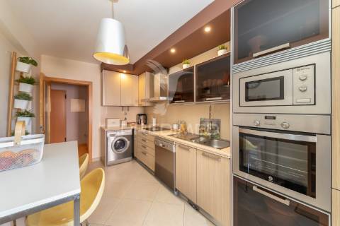 Apartamento t2 semi-novo . fidalguinhos- barreiro
