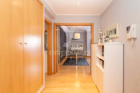 Apartamento t2 semi-novo . fidalguinhos- barreiro