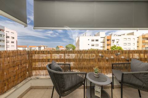 Apartamento t2 semi-novo . fidalguinhos- barreiro