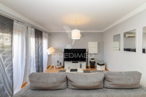 Apartamento t2 semi-novo . fidalguinhos- barreiro