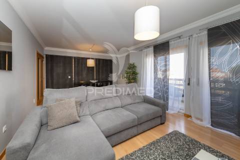 Apartamento t2 semi-novo . fidalguinhos- barreiro