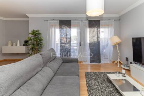 Apartamento t2 semi-novo . fidalguinhos- barreiro