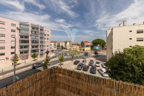 Apartamento t2 semi-novo . fidalguinhos- barreiro