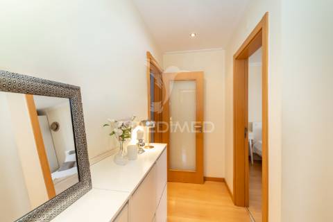 Apartamento t2 semi-novo . fidalguinhos- barreiro