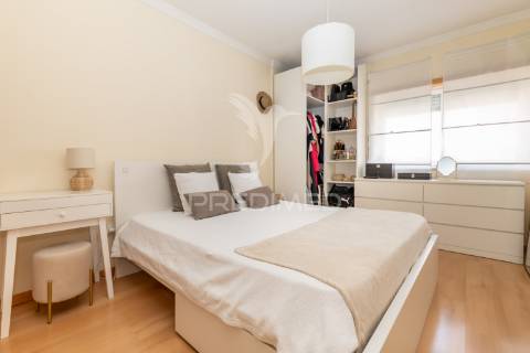 Apartamento t2 semi-novo . fidalguinhos- barreiro