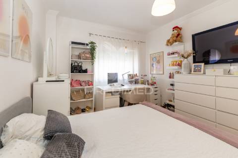 Apartamento t2 semi-novo . fidalguinhos- barreiro