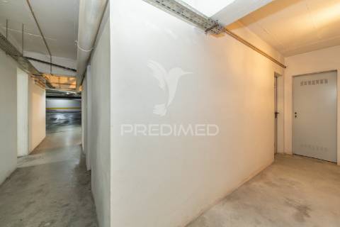 Apartamento t2 semi-novo . fidalguinhos- barreiro