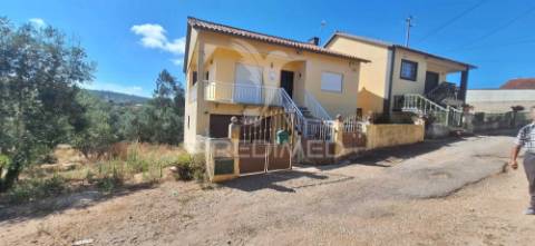 Oportunidade - moradia t4 mobilada, poço dos cães, pombalinho