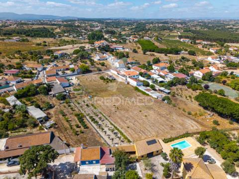 Terreno com 2.155m2 para construção de moradia térrea c/200m2 de implantação
