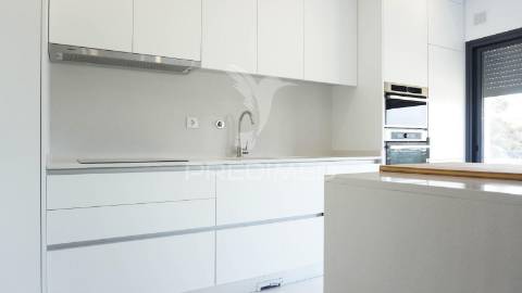 Lote e construção de moradia em banda em merelim s. pedro, braga