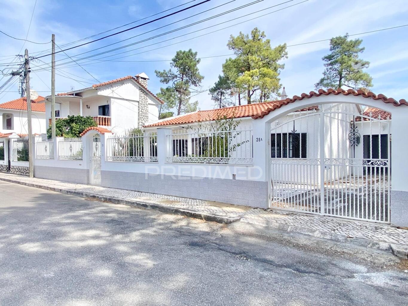 Moradia  - aroeira