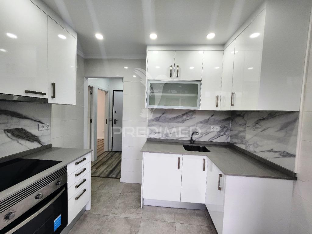 Apartamento t1, renovado , ao jardim constantino - lisboa