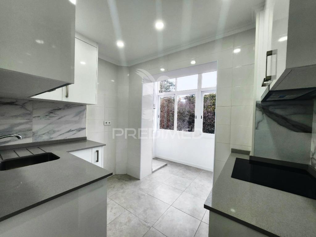 Apartamento t1, renovado , ao jardim constantino - lisboa
